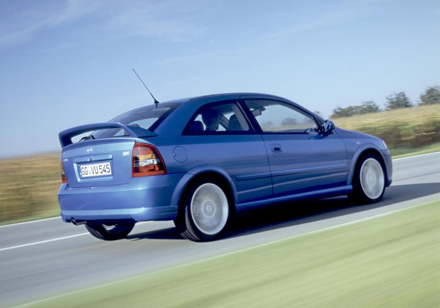  Opel Astra OPC (G) 2002 года  (фото 17 из 26)